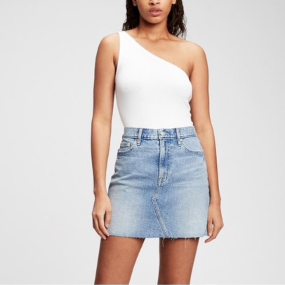 GAP 5 Pocket Hi-Rise Mini Denim Skirt